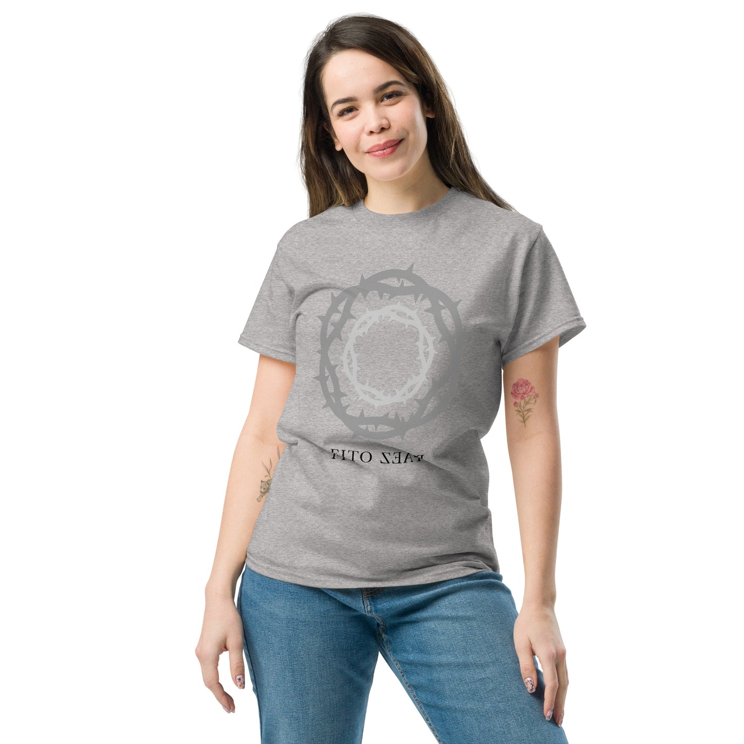 Fito Paez. El Sacrificio. Algodón 100%. Corte Unisex. Blanca y gris. CAM2817.