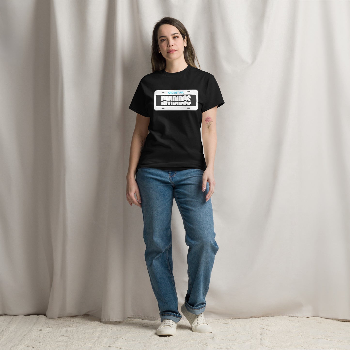 Divididos. Camiseta de Algodón 100% peinado. Corte Unisex. Opción 1. CAM3115.